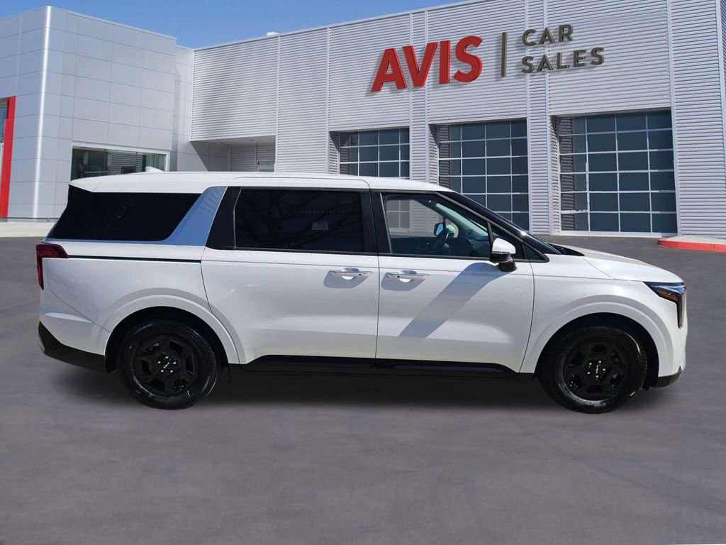 Used 2025 Kia Carnival image 7