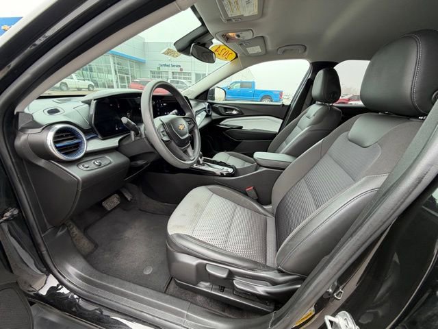 Used 2024 Chevrolet Trax LT image 18