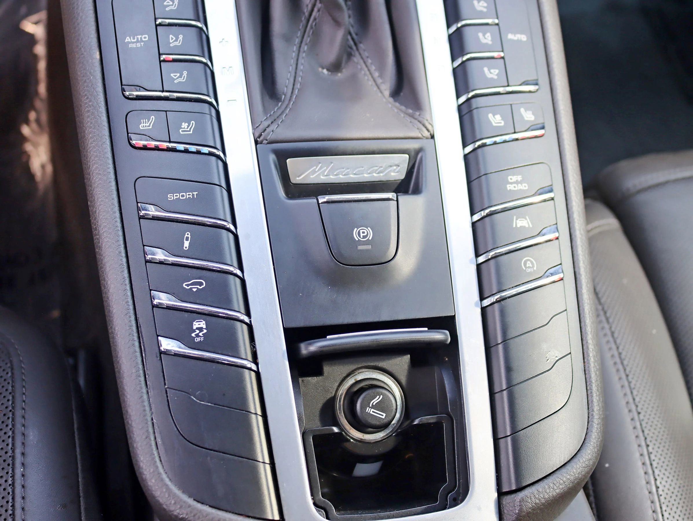 Used 2018 Porsche Macan Sport Edition image 23