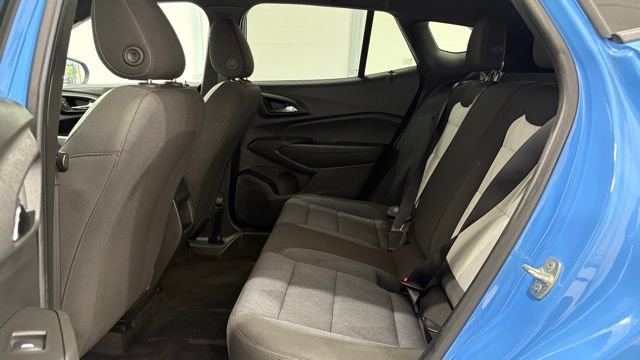 Used 2024 Chevrolet Trax RS w/ Sunroof Package FWD image 18