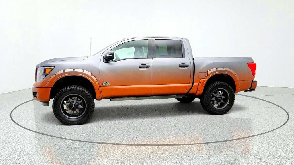 Used 2019 Nissan Titan SV w/ SV Convenience Package AWD/4WD image 8