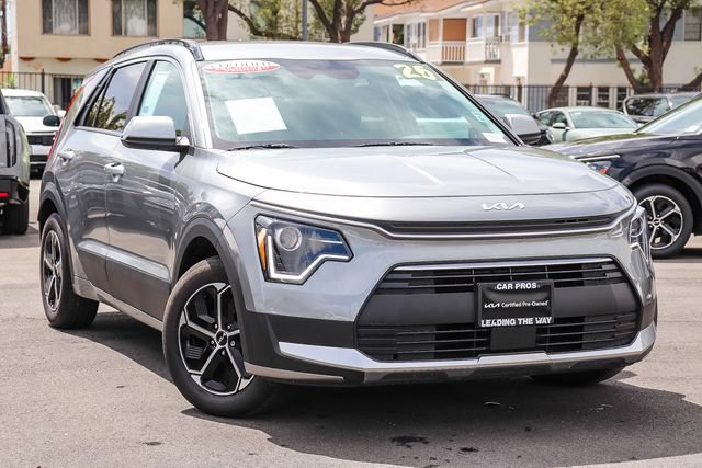Certified 2025 Kia Niro EX FWD image 2