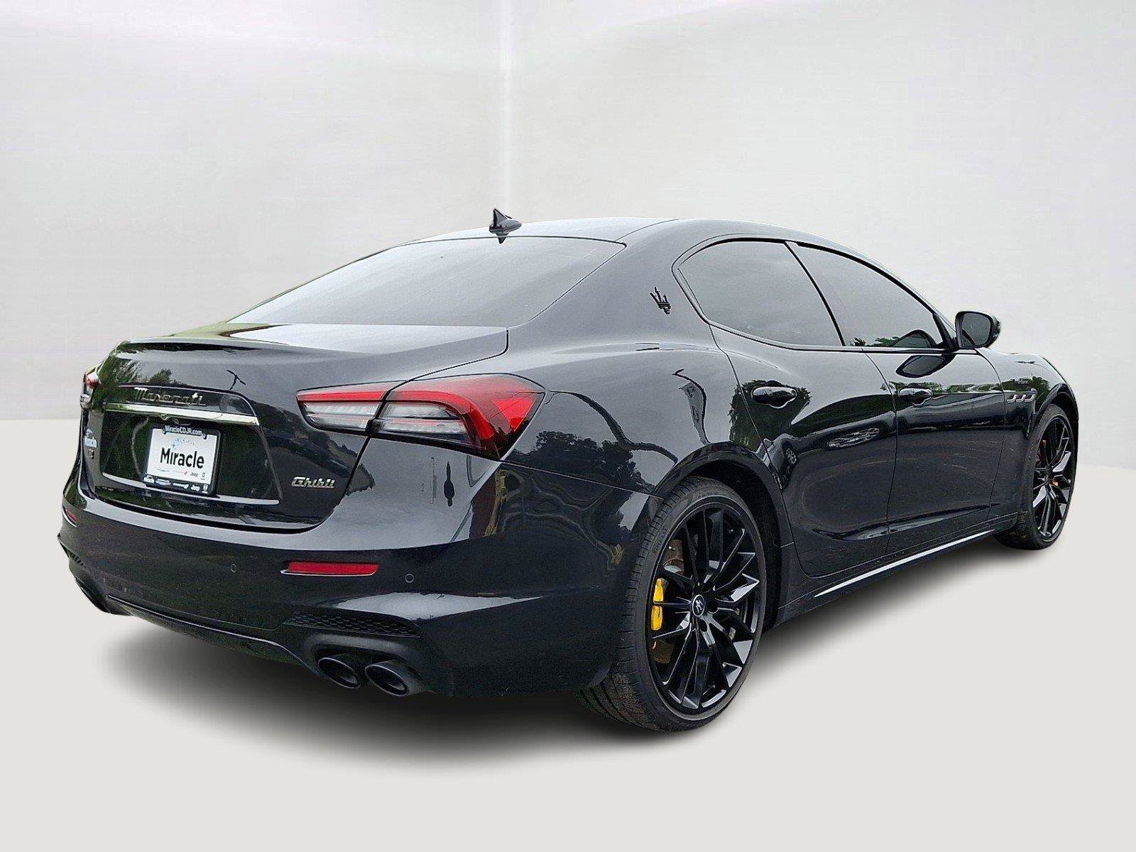 Used 2023 Maserati Ghibli Modena Q4 AWD/4WD image 6