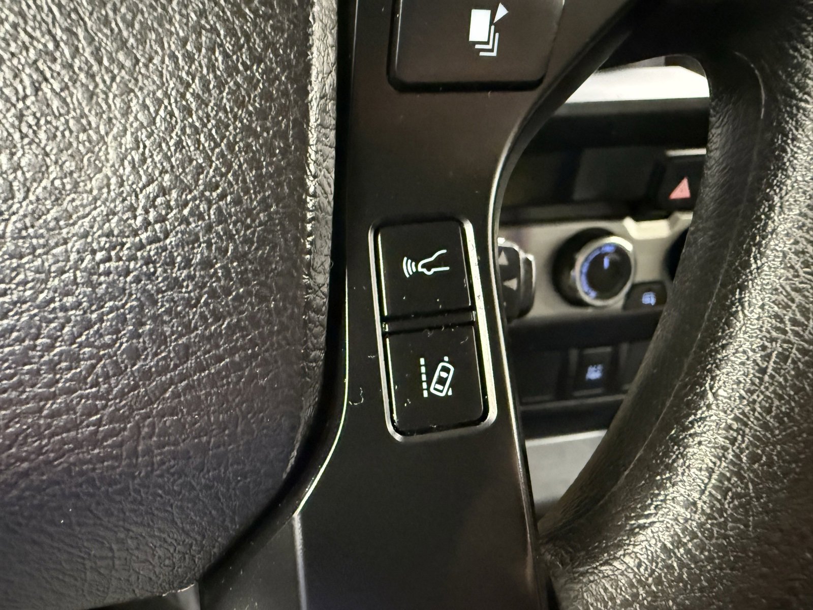 Used 2021 Toyota Tacoma SR image 18