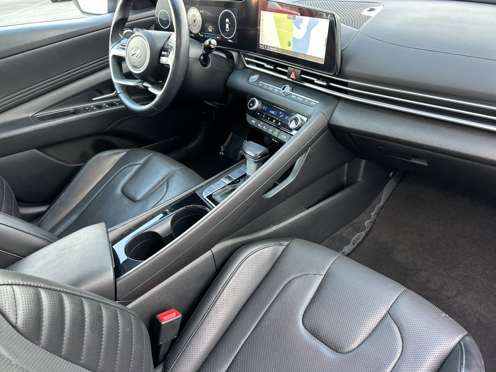 Used 2023 Hyundai Elantra Limited w/ Winter Weather Package image 15