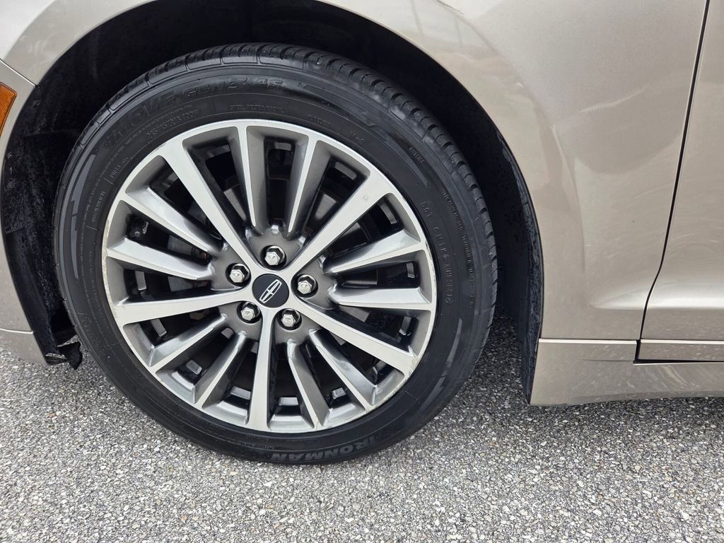 Used 2019 Lincoln MKZ Reserve FWD image 10