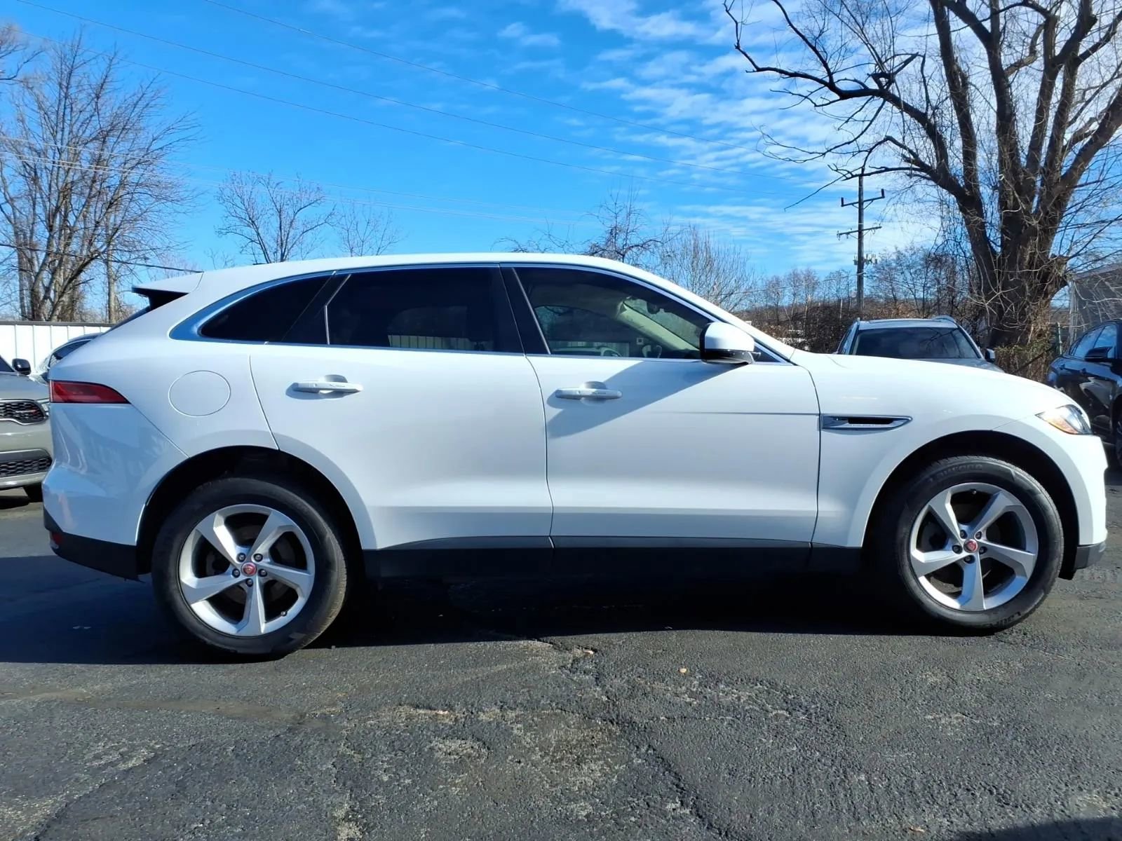 Used 2020 Jaguar F-PACE Premium image 2