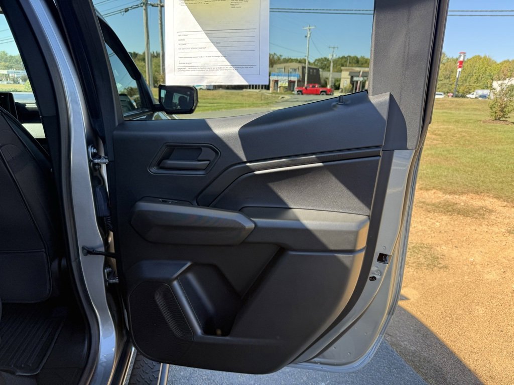 Used 2024 Chevrolet Colorado Trail Boss w/ Technology Package image 35