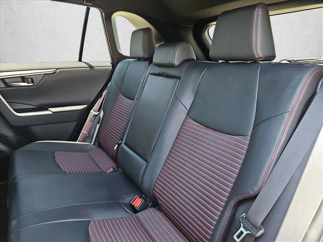 Used 2025 Toyota RAV4 XSE AWD/4WD image 20