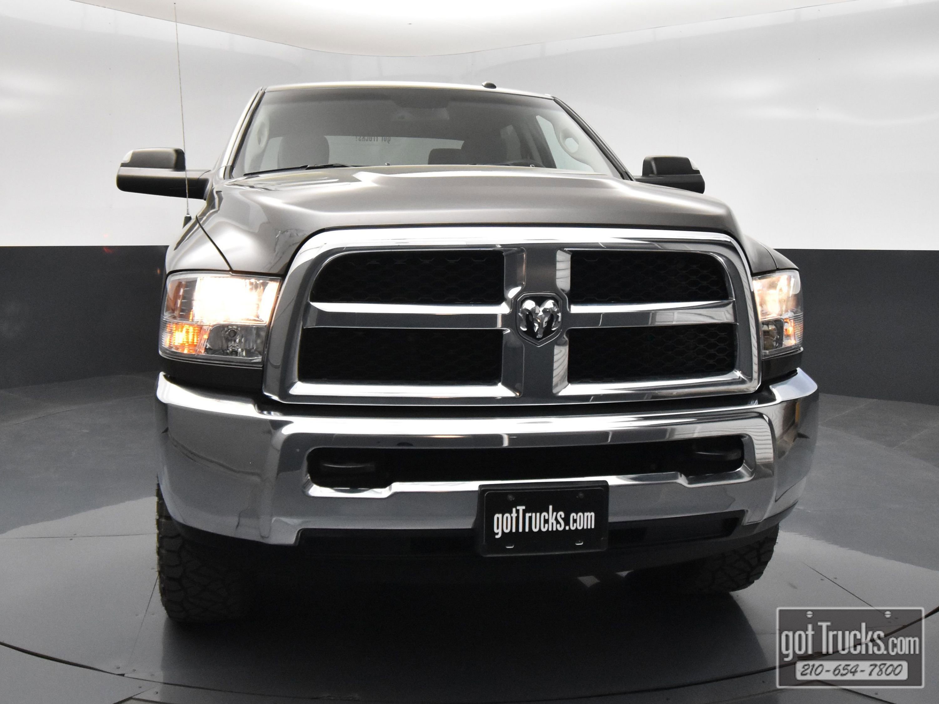 Used 2018 RAM 2500 Tradesman w/ Chrome Appearance Group image 44