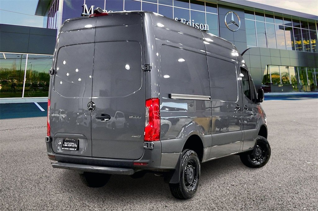 Used 2023 Mercedes-Benz Sprinter 2500 image 11