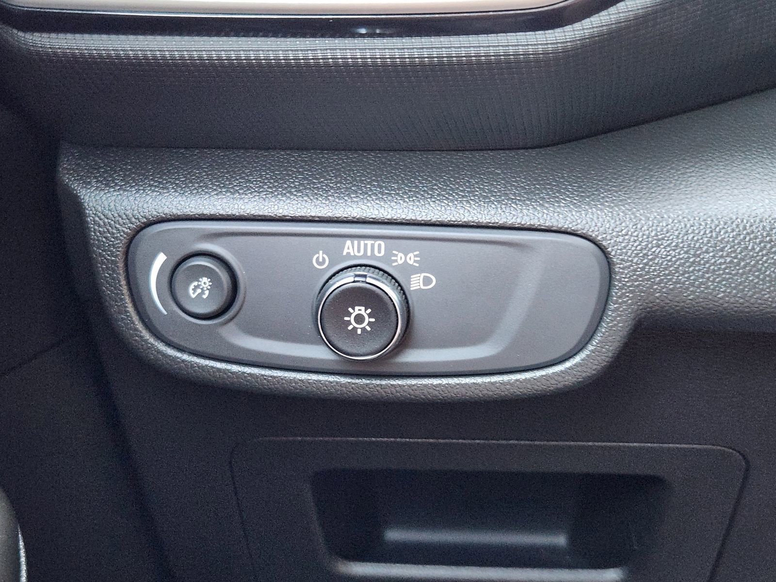 Used 2023 Chevrolet TrailBlazer LS image 25