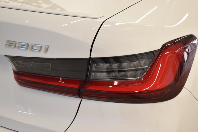 New 2026 BMW 330i xDrive Sedan w/ M Sport Package AWD/4WD image 12
