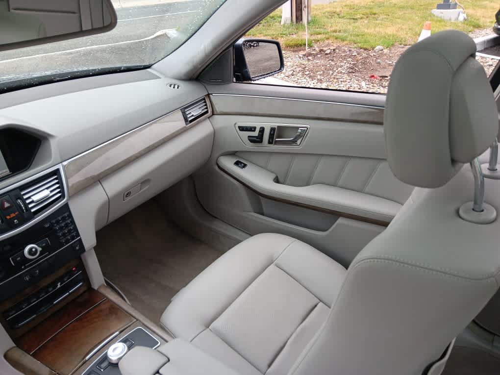 Used 2010 Mercedes-Benz E 350 4MATIC Sedan image 12