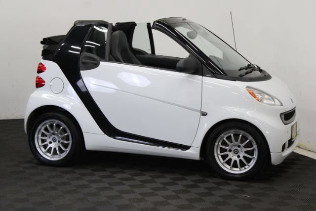 Used 2012 smart fortwo passion RWD image 4
