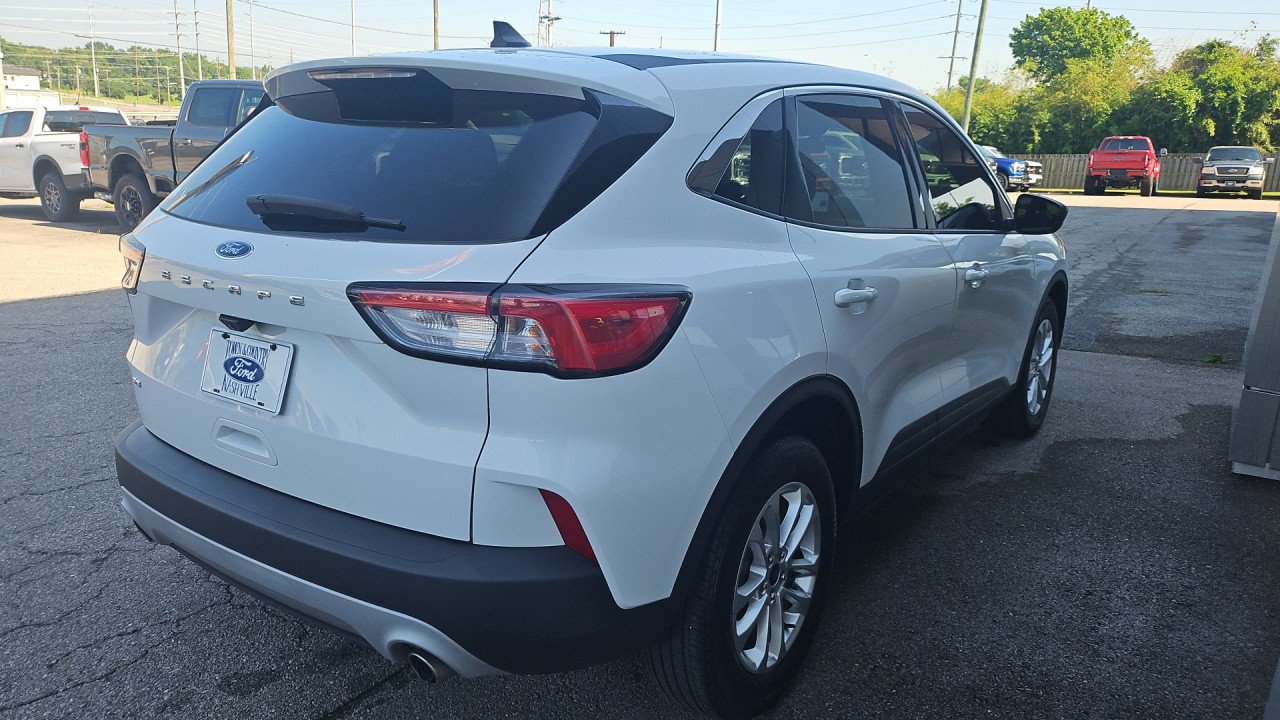 Used 2022 Ford Escape SE FWD image 6
