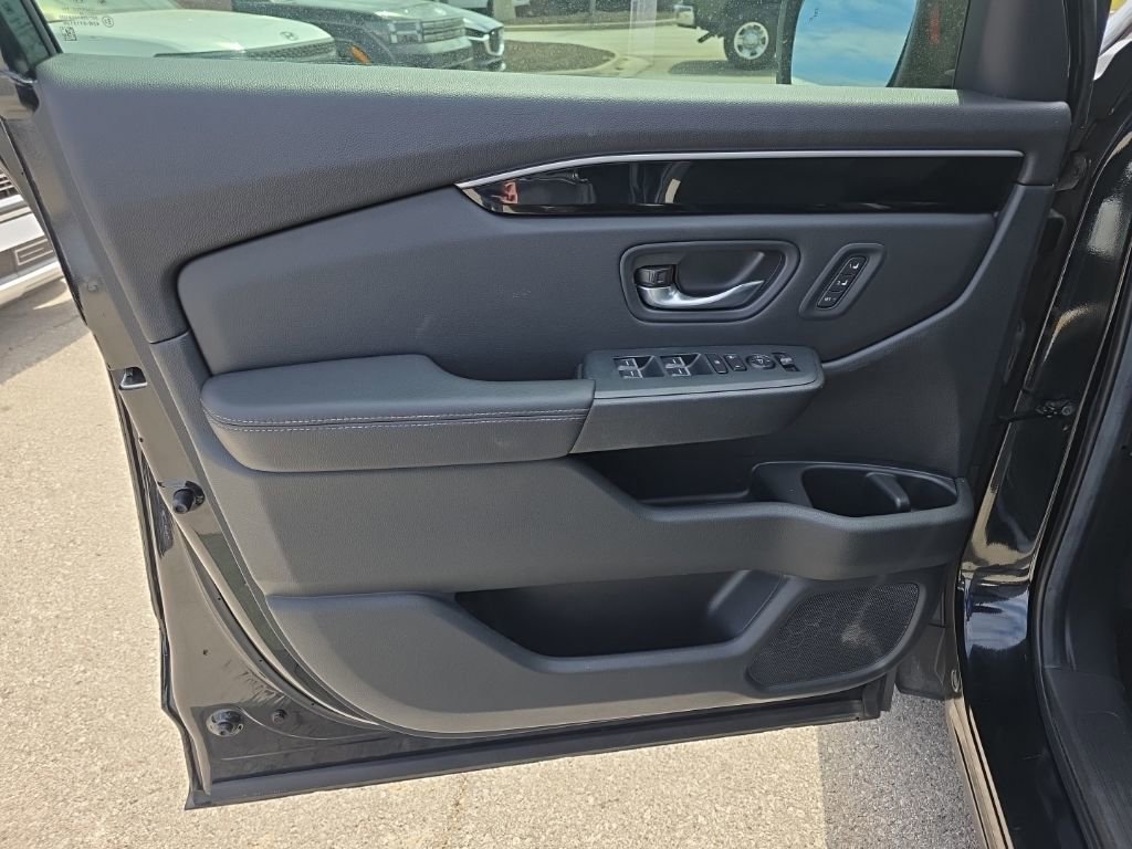 Used 2025 Honda Pilot EX-L image 9