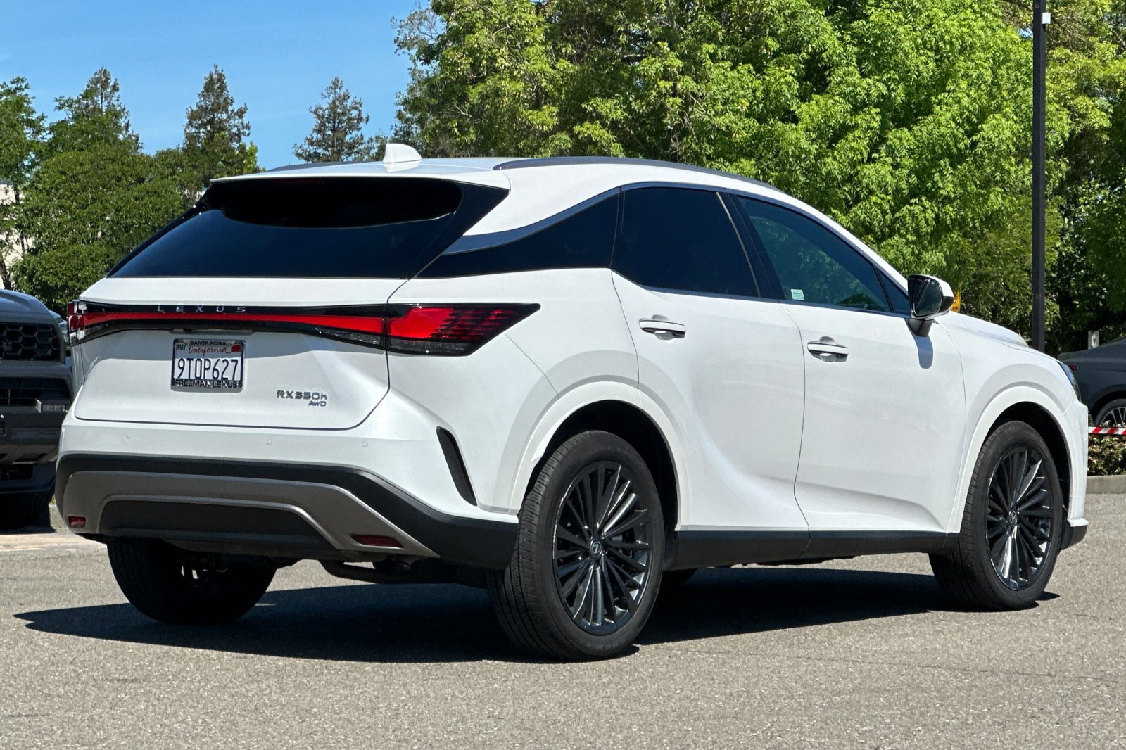 Used 2025 Lexus RX 350h w/ Convenience Package AWD/4WD image 4