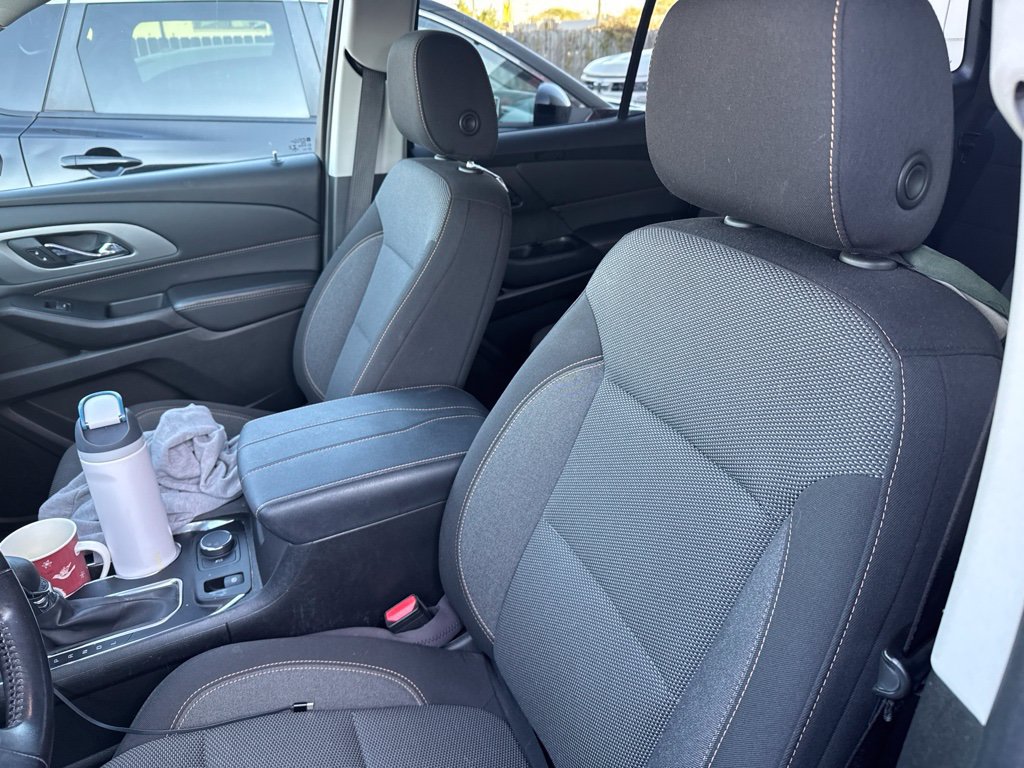 Used 2021 Chevrolet Traverse LT FWD image 9