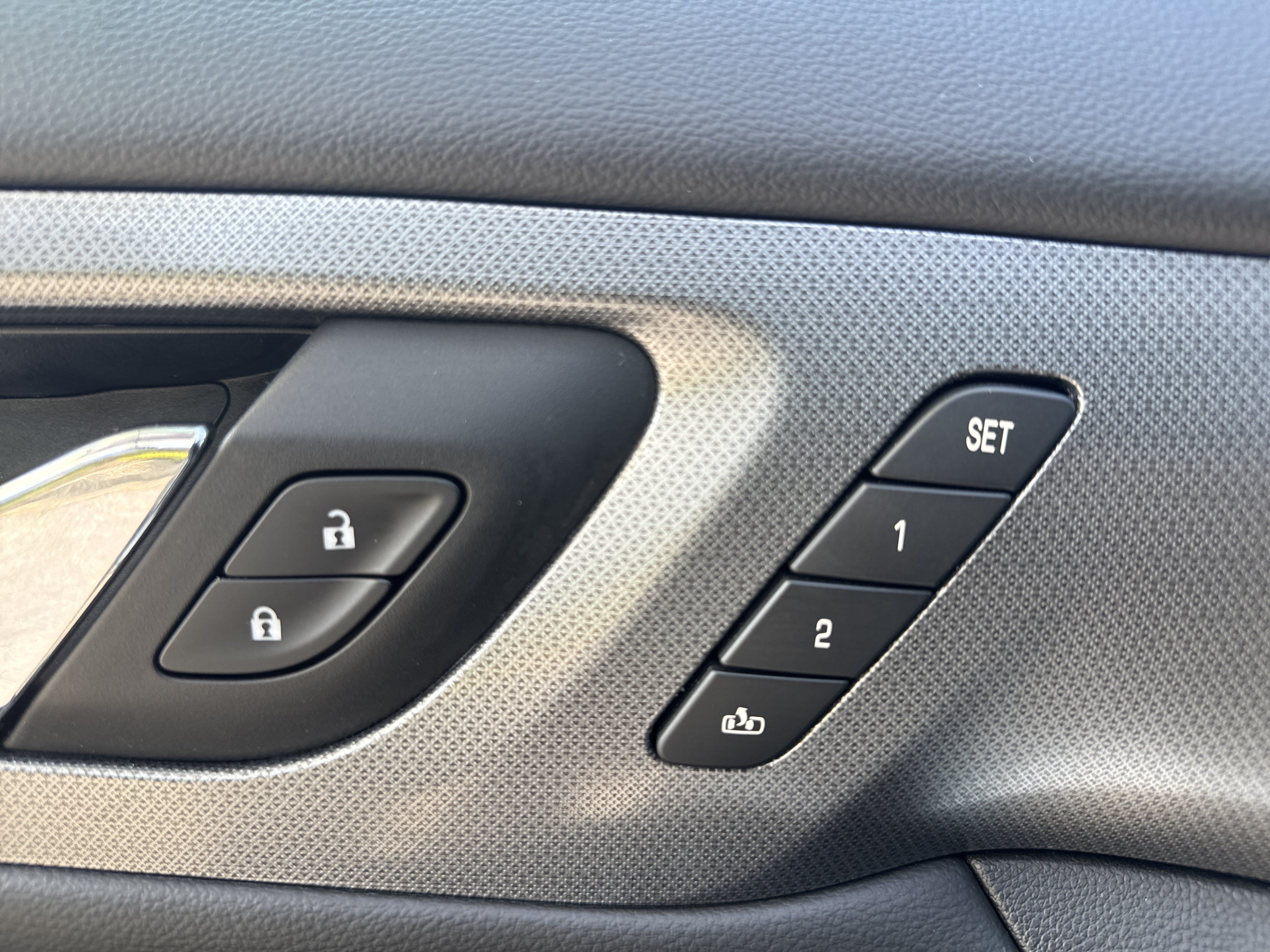 Used 2018 Chevrolet Traverse Premier AWD/4WD image 16