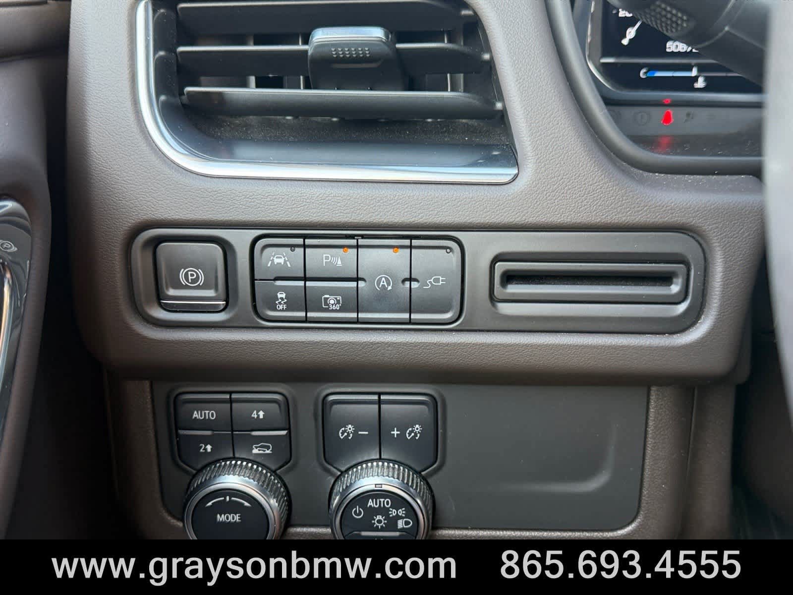Used 2022 GMC Yukon SLT w/ SLT Premium Package AWD/4WD image 25