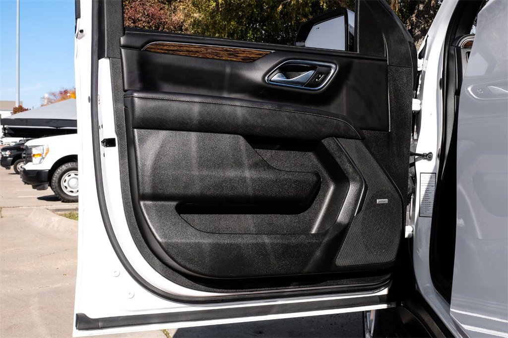 Used 2022 Chevrolet Suburban Premier image 45