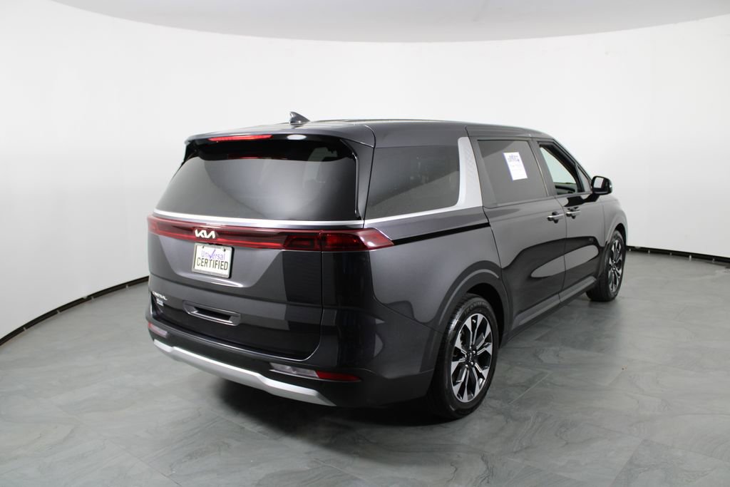 Used 2024 Kia Carnival EX image 15