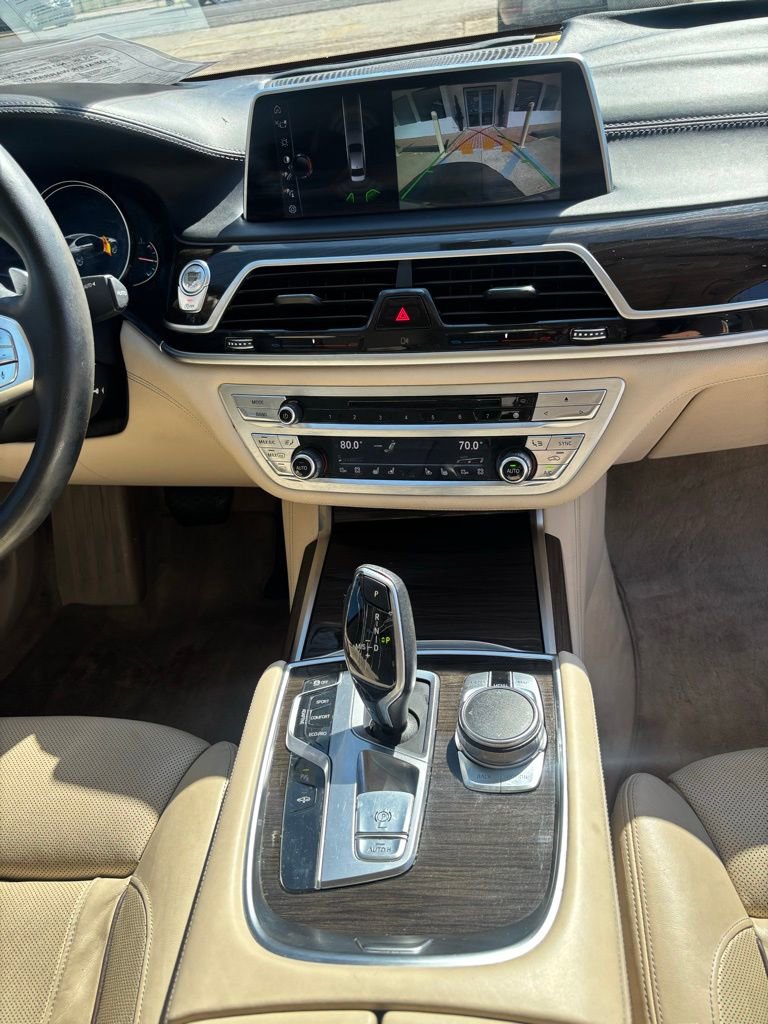 Used 2016 BMW 750i xDrive image 12