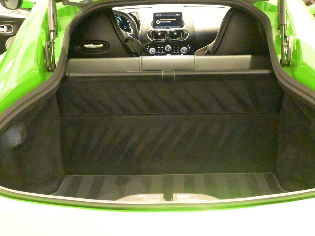 Used 2019 Aston Martin V8 Vantage Coupe RWD image 18