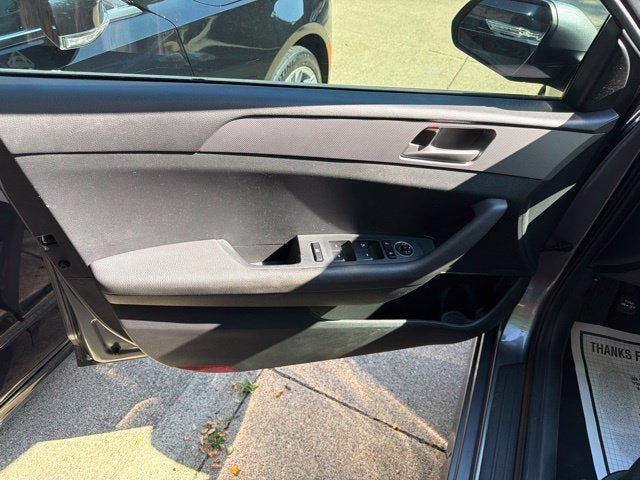 Used 2018 Hyundai Sonata SE FWD image 8