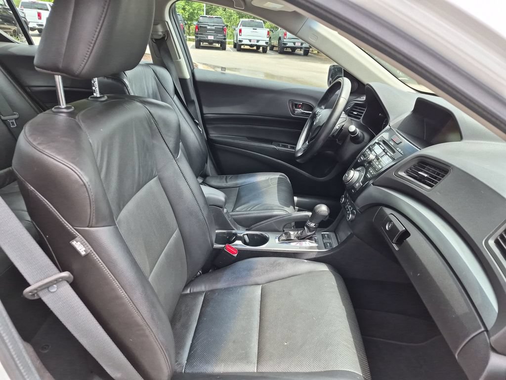Used 2015 Acura ILX w/ Technology Package FWD image 37