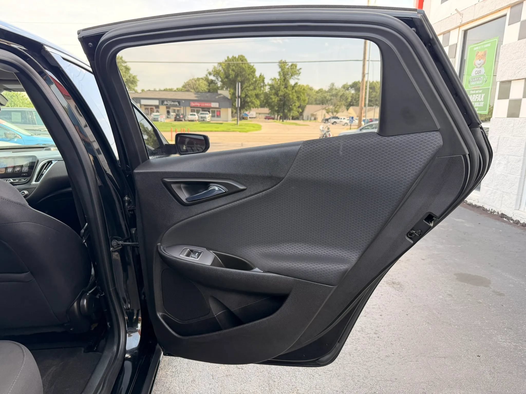 Used 2016 Chevrolet Malibu LT FWD image 25