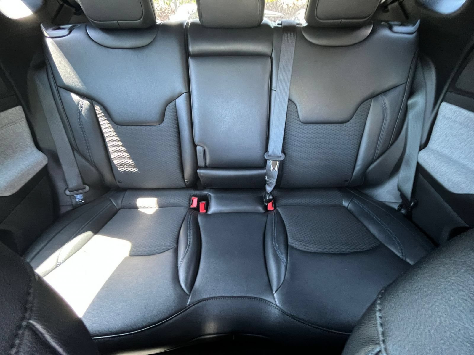 Used 2025 Jeep Compass Latitude AWD/4WD image 38
