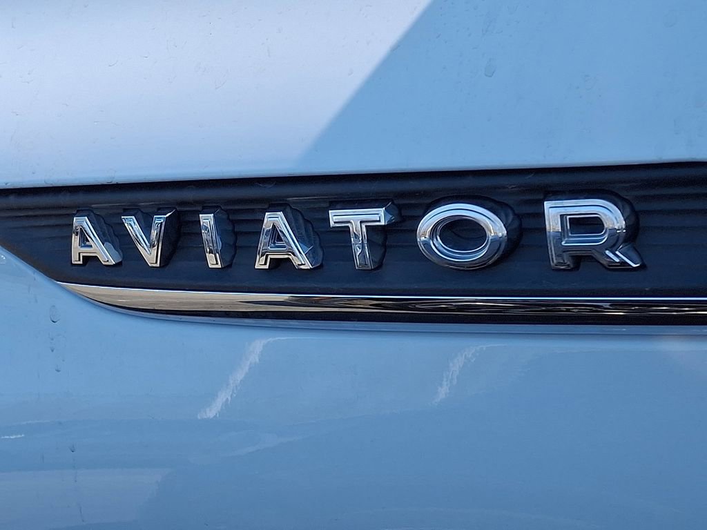 Used 2020 Lincoln Aviator Reserve w/ Equipment Group 201A image 9