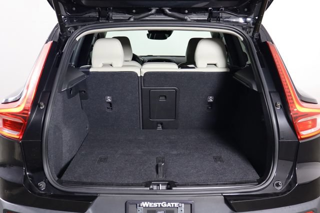 Used 2022 Volvo XC40 T5 Momentum AWD/4WD image 16