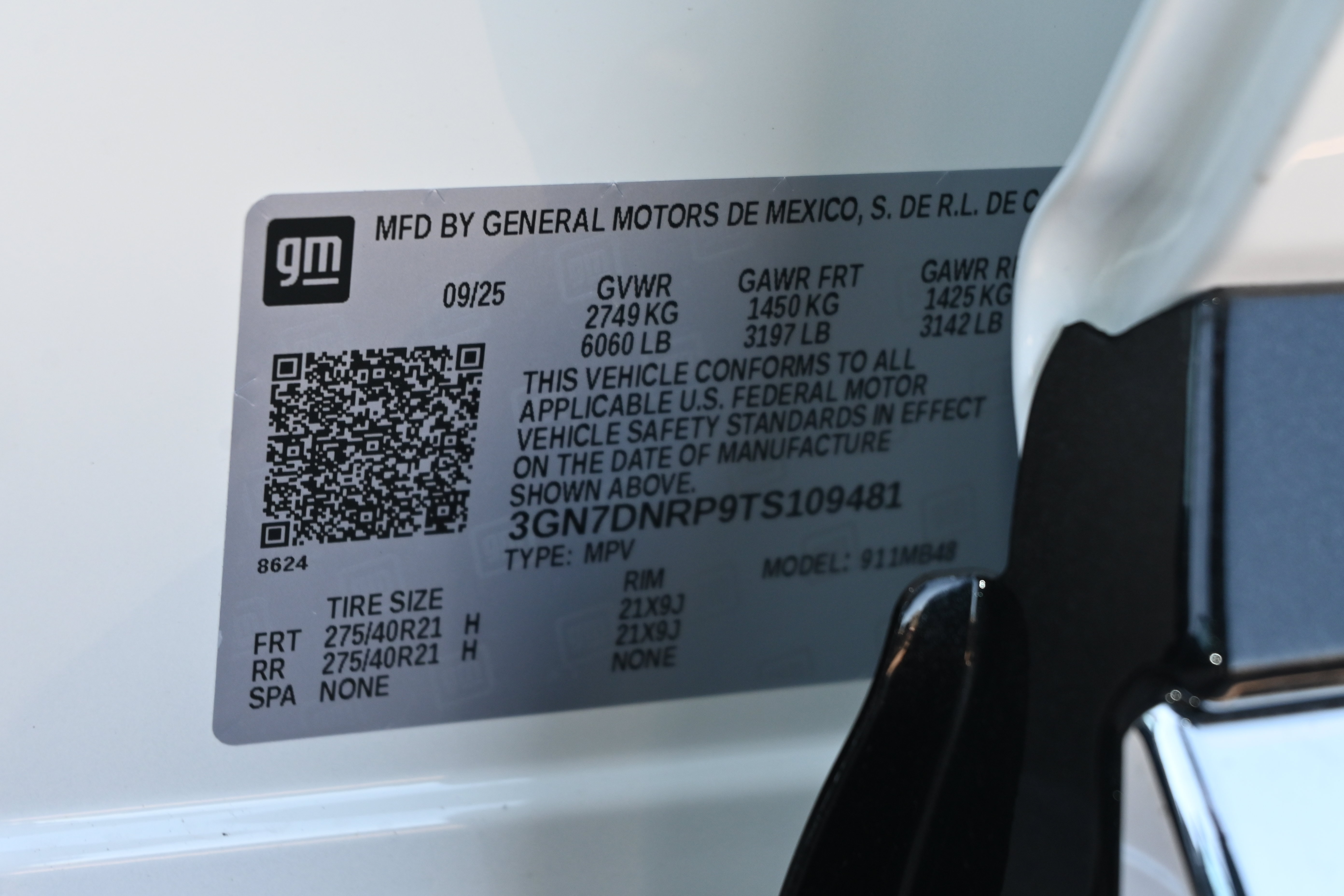 New 2026 Chevrolet Equinox EV LT w/ Convenience Package II FWD image 36