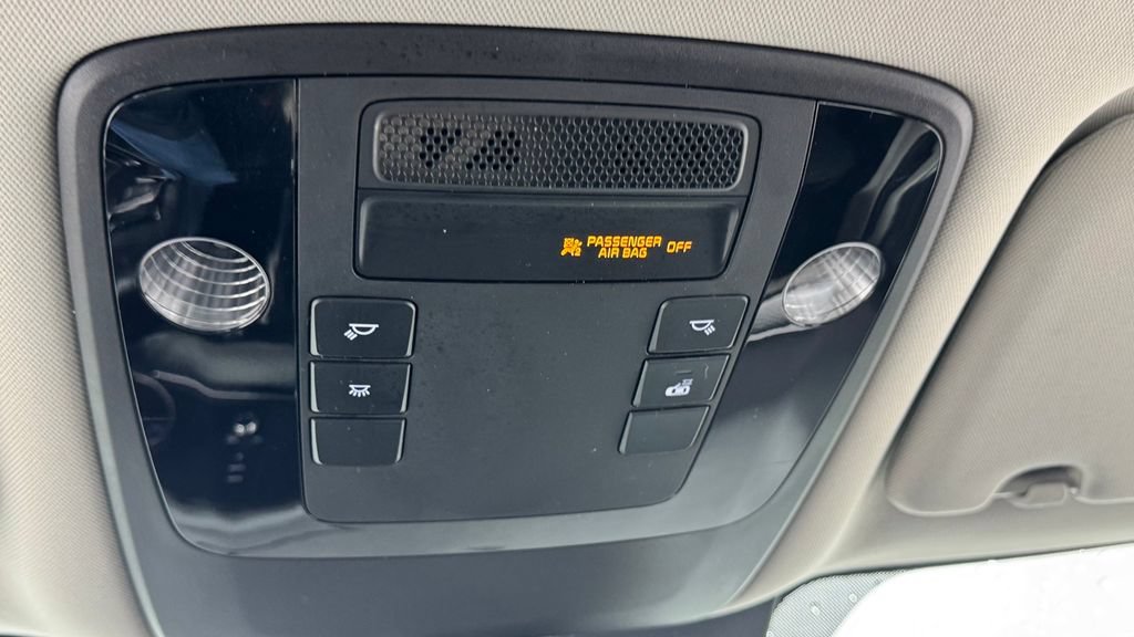 Used 2024 Kia Carnival LX FWD image 30