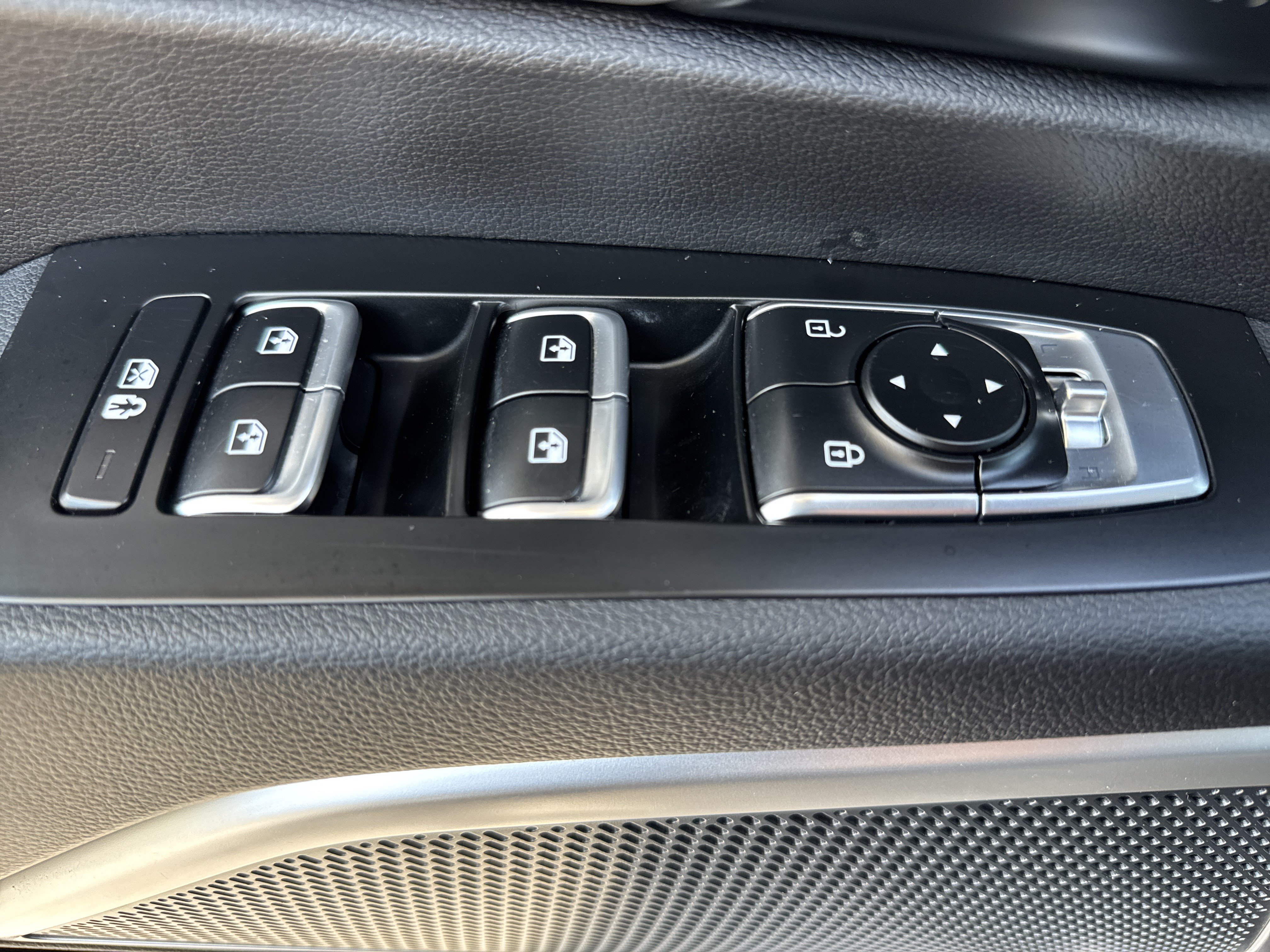 Used 2022 Kia Telluride S FWD image 15