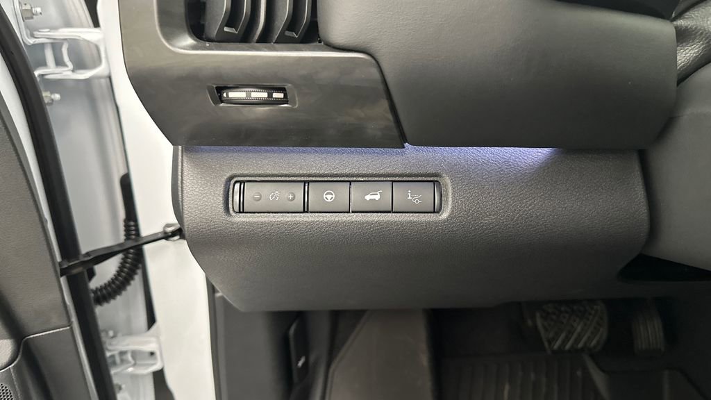 New 2026 Nissan Pathfinder Platinum AWD/4WD image 23