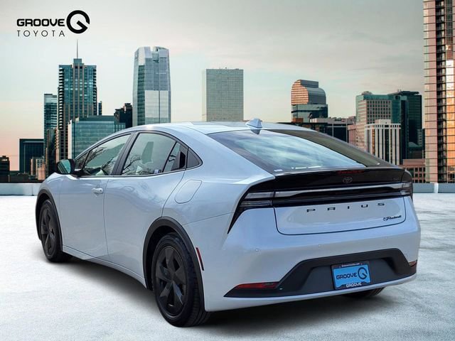 Used 2024 Toyota Prius Prime SE image 3