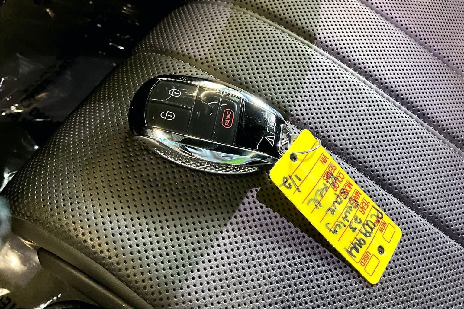 Used 2023 Bentley Flying Spur Plug-In Hybrid AWD/4WD image 15