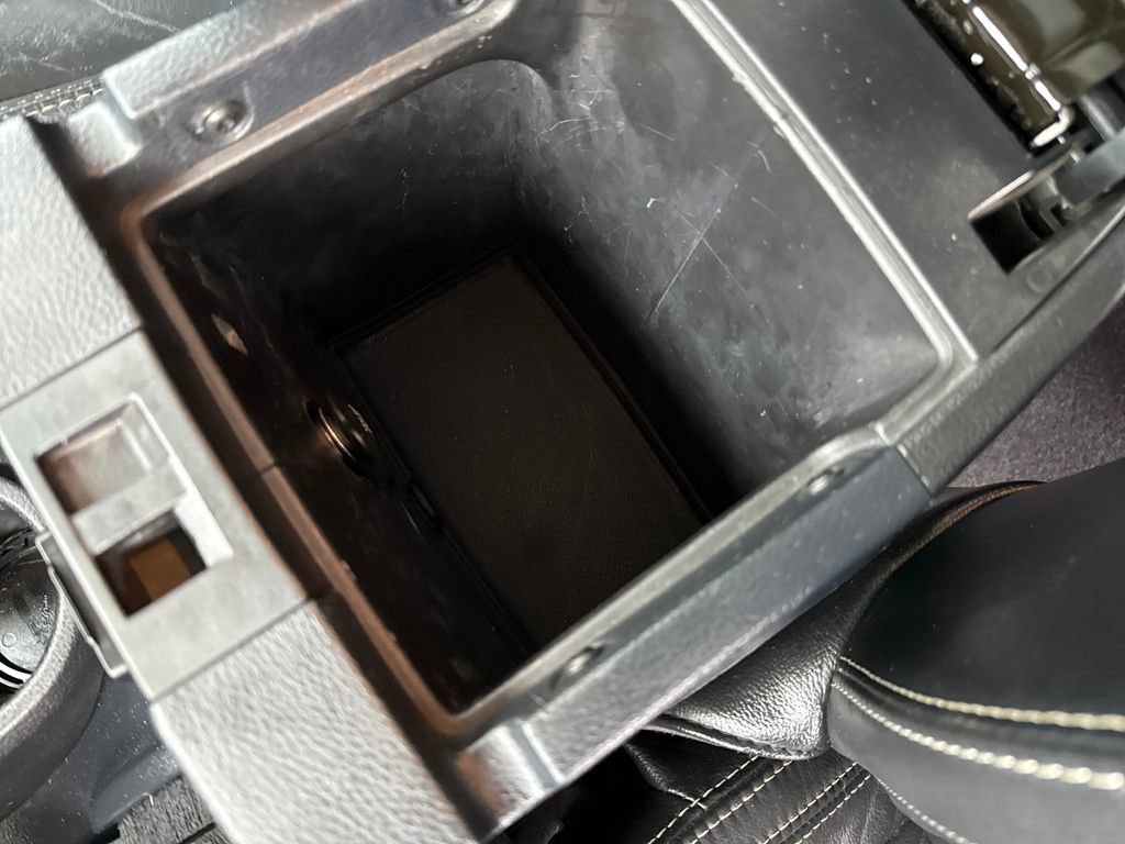 Used 2015 Jeep Wrangler Unlimited Sahara w/ Connectivity Group image 20