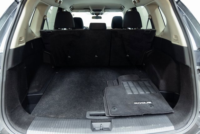 Used 2023 Nissan Rogue SV image 11