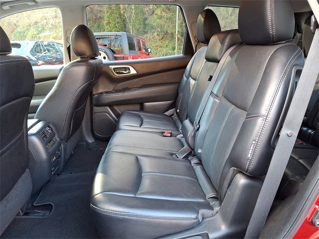 Used 2019 Nissan Pathfinder Platinum w/ Cargo Package image 12