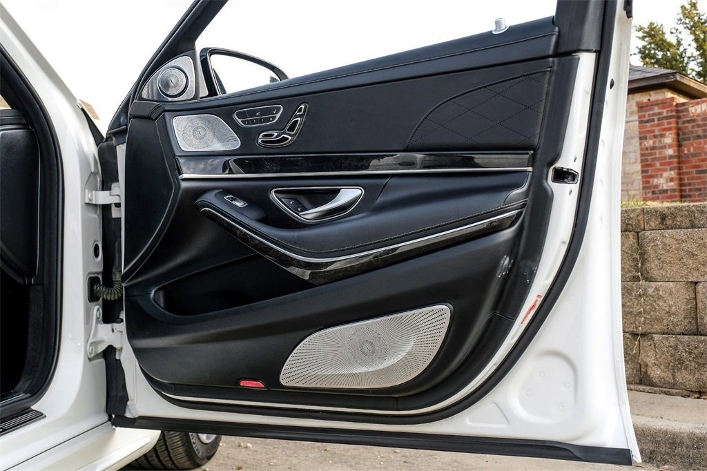 Used 2019 Mercedes-Benz S 560e w/ AMG Line Exterior image 53