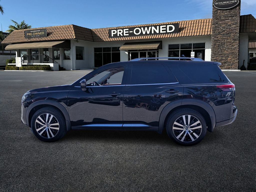 Used 2023 Nissan Pathfinder Platinum w/ Cargo Package image 4