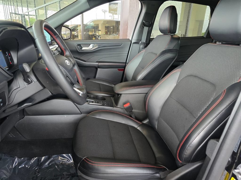 Used 2025 Ford Escape ST-Line AWD/4WD image 9