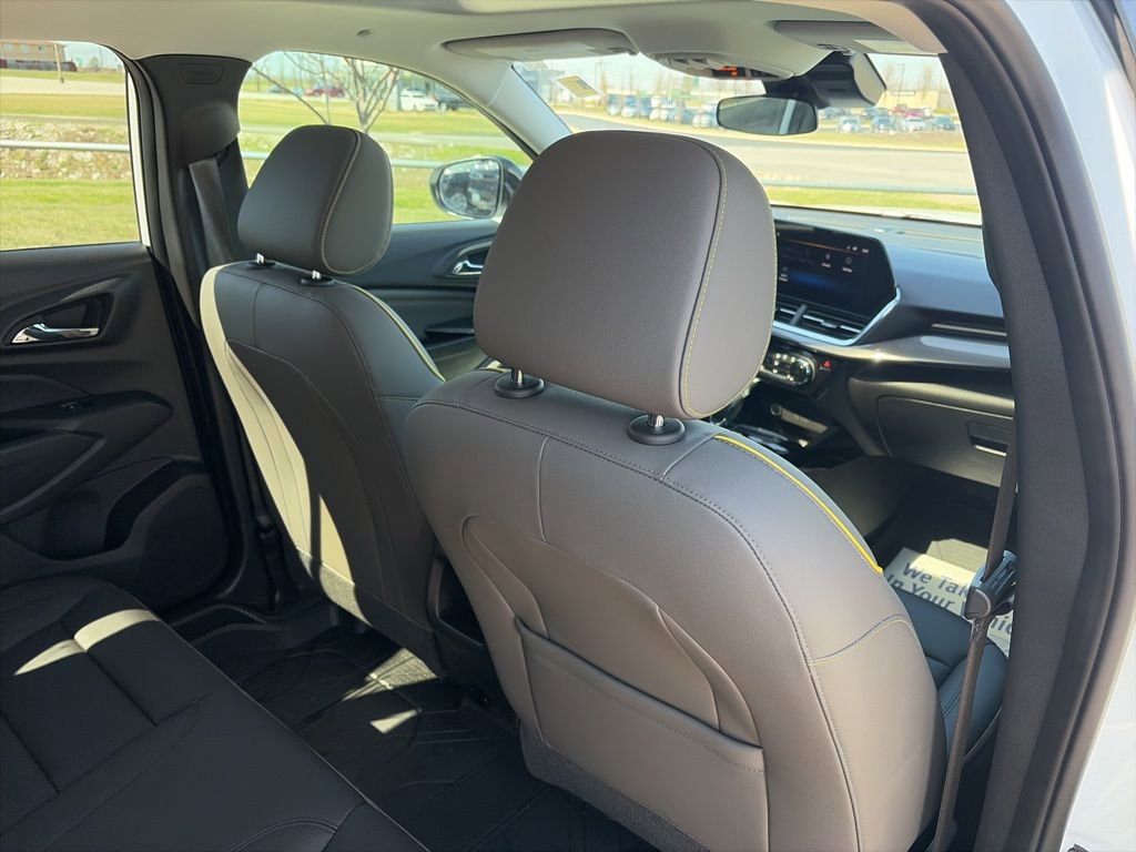 Certified 2025 Chevrolet Trax ACTIV w/ Sunroof Package image 35