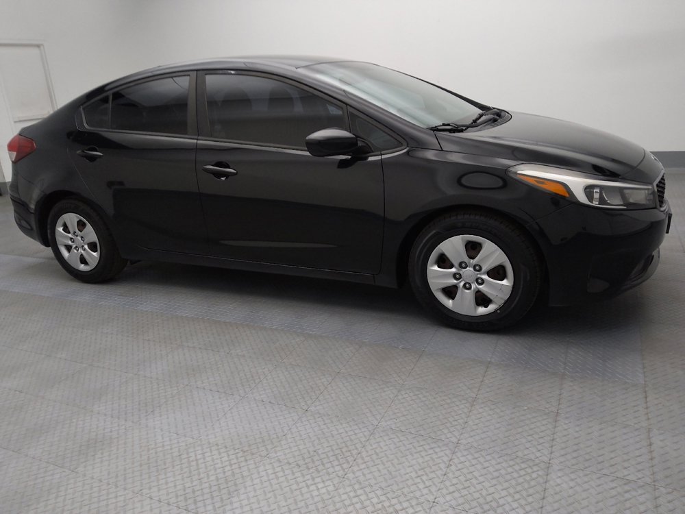 Used 2017 Kia Forte LX image 11