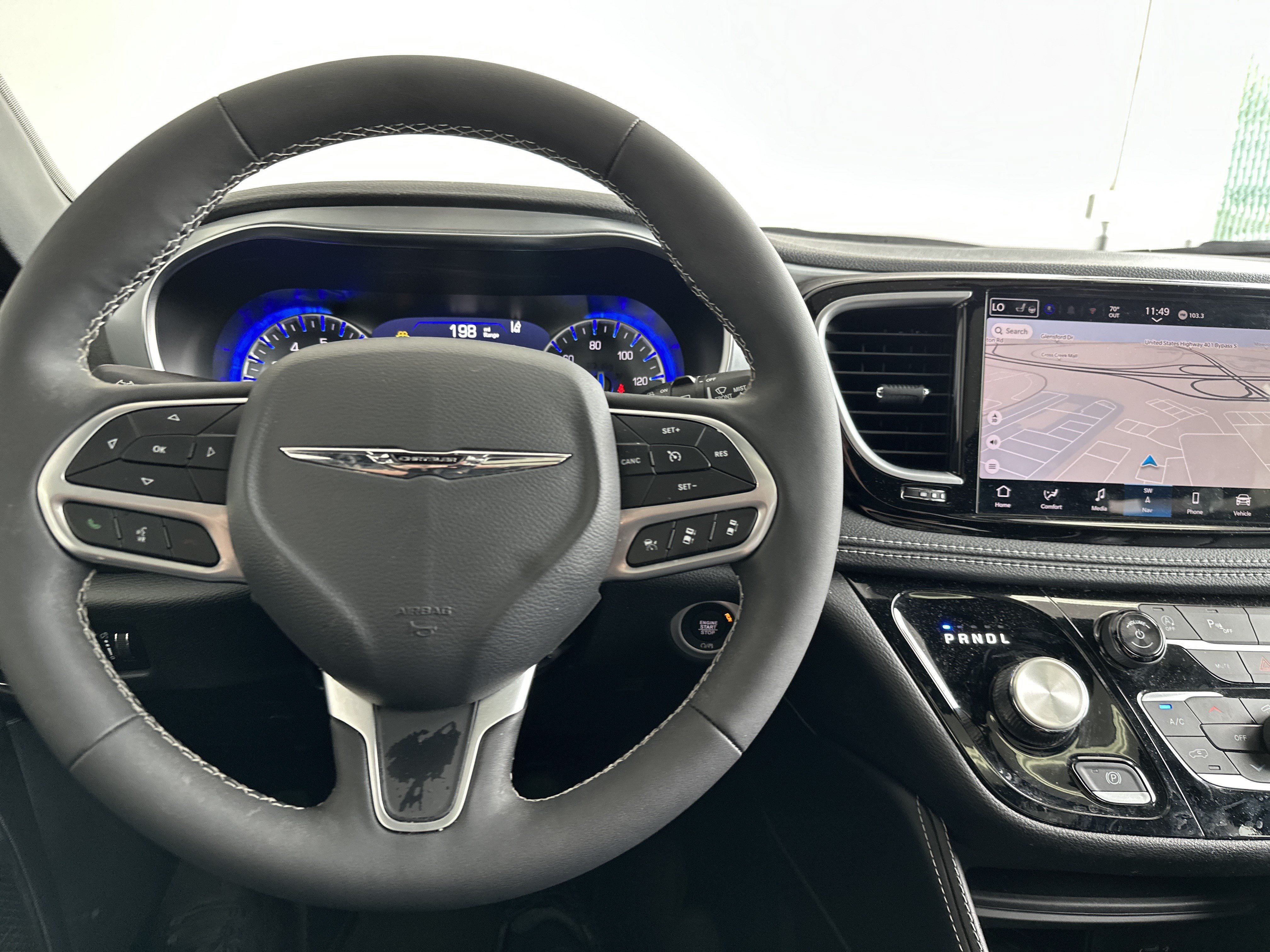 Used 2026 Chrysler Pacifica Limited FWD image 27